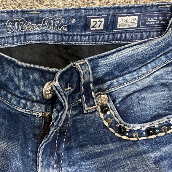 Miss Me Women’s boot cut jeans. Like new barely worn size 27 - Picture 4 of 5
